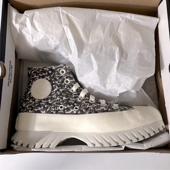 NWT CONVERSE Chuck Taylor All Star Lugged 2.0 Jacquard in Sand Dune Sz. 6 W / 4M - Picture 5 of 13